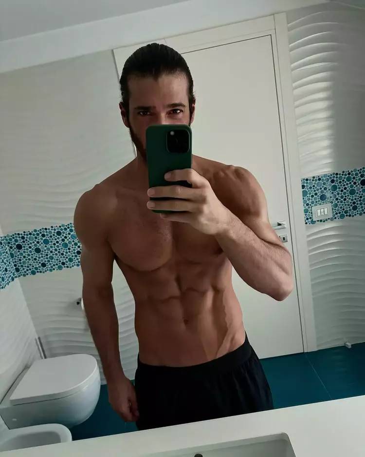 Bir dönem aldığı kilolarla konuşuluyordu! Can Yaman'ın son hali şok etti, 10 kilo birden... Gören tanıyamadı 7